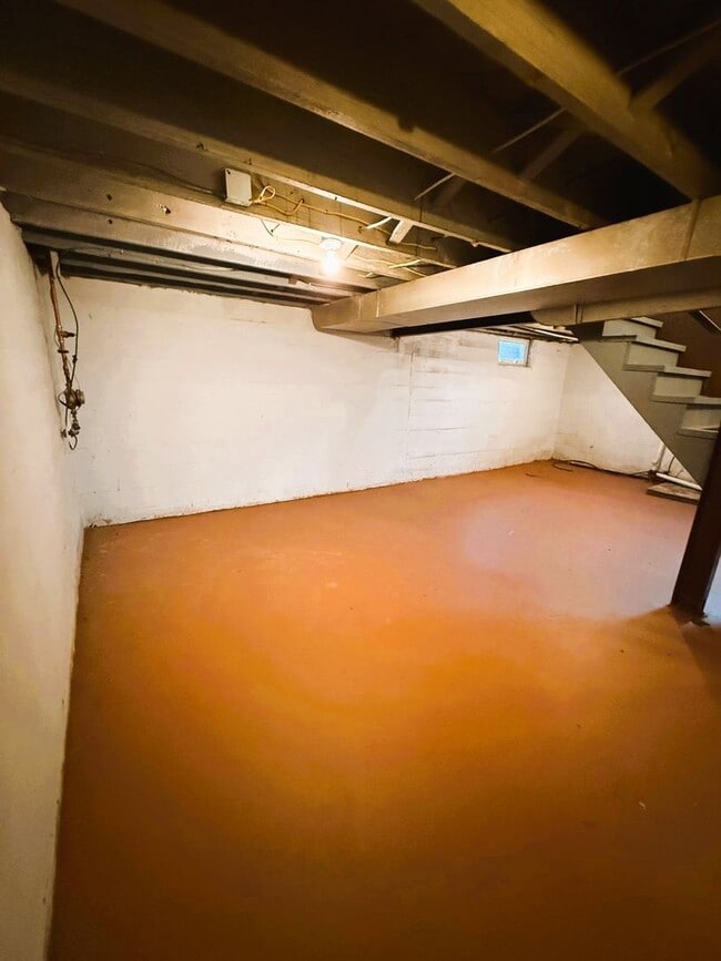 Building Photo - Spacious 2 Bedroom Rental!