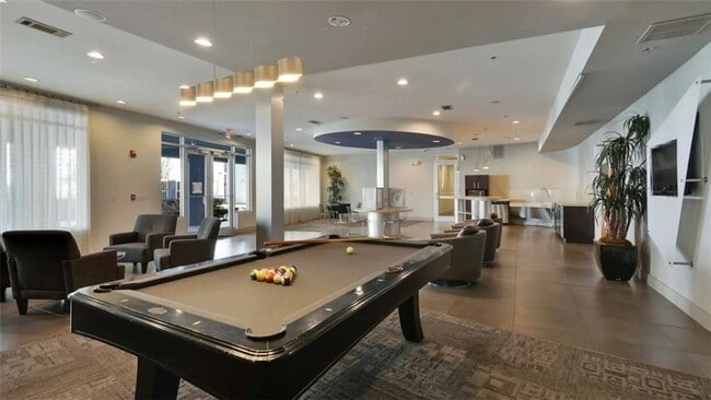 Building Photo - 2115 Piedmont Rd NE