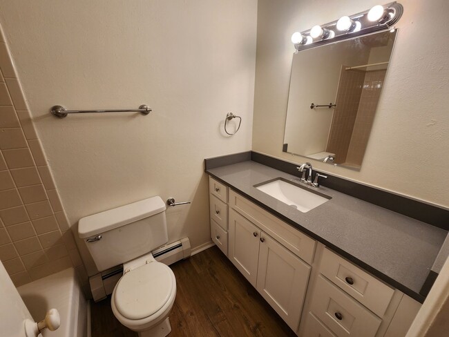 Building Photo - Brand new beautifully renovated Condo with...