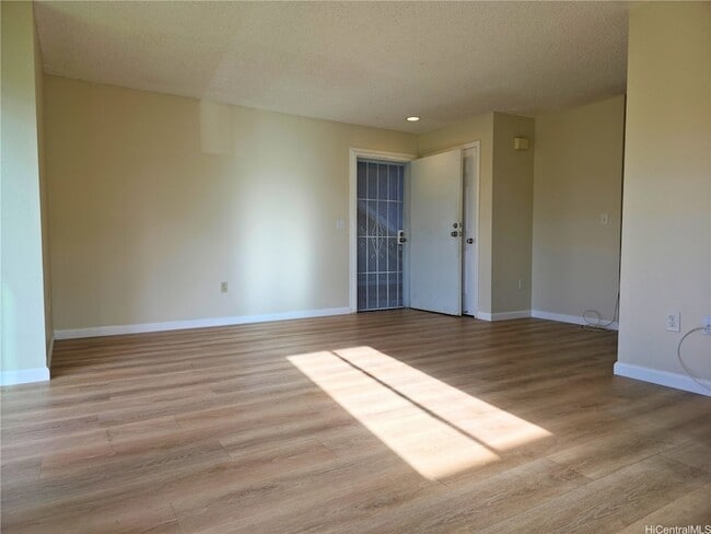 Building Photo - 95-1041 Ainamakua Drive Unit 1