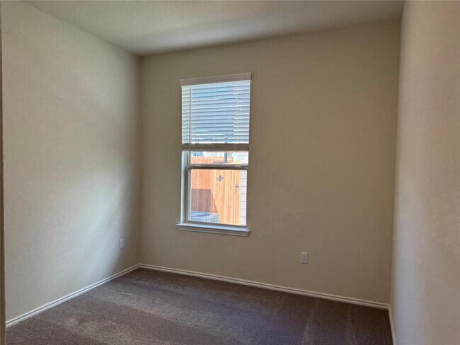 Building Photo - 86 Pacific Loon St