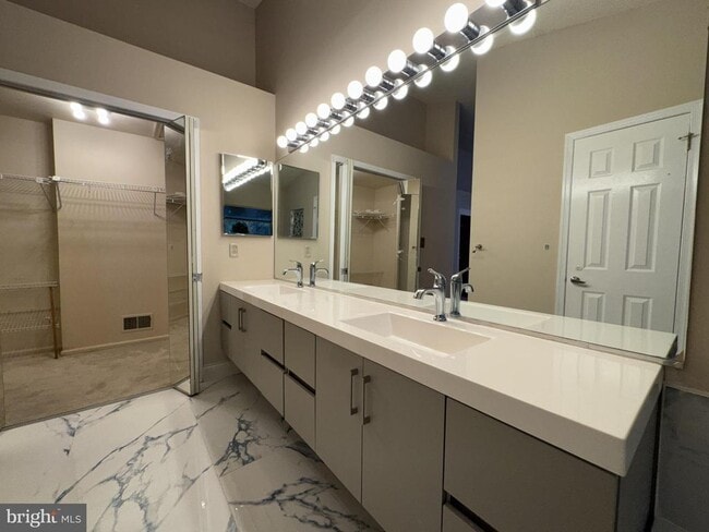 Building Photo - 22 Briarwood Ct