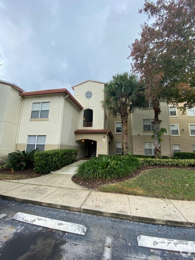Building Photo - 822-106