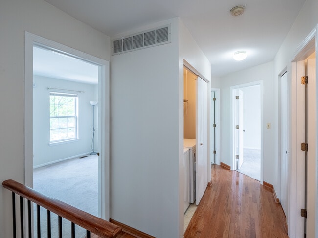 Building Photo - 1040 Sanctuary Ln