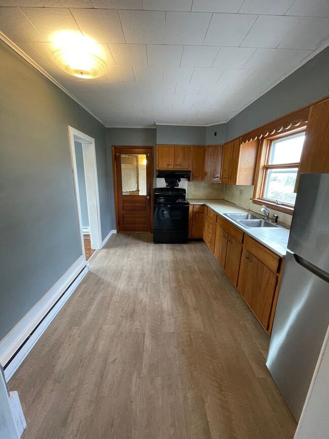 Building Photo - 3 Bed 1 Bath House in Williamstown