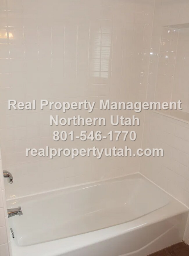Building Photo - Beautiful 4 Bedroom 2 Bath Home in Kaysville