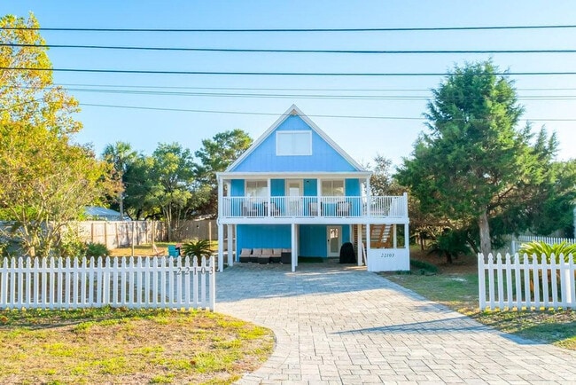 Building Photo - 22103 Lakeview Dr