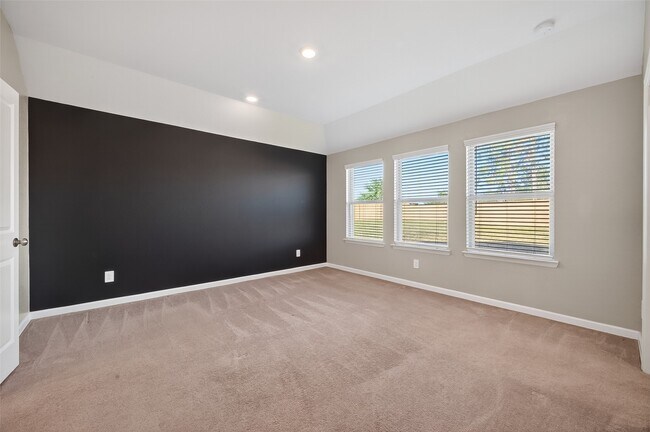 Building Photo - 5403 Tourmaline Wy