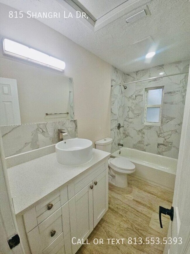 Building Photo - 815 Shangri La Dr