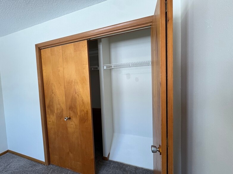 Building Photo - 712 10th St W