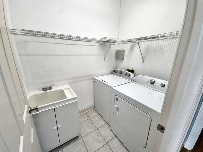 Building Photo - 88 St Annes Ct