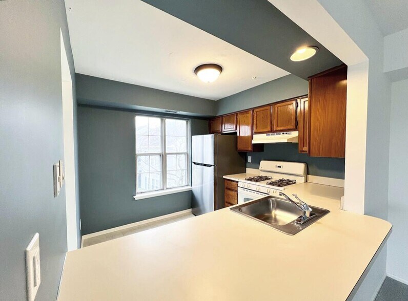 kitchen2 - 2302 Society Pl