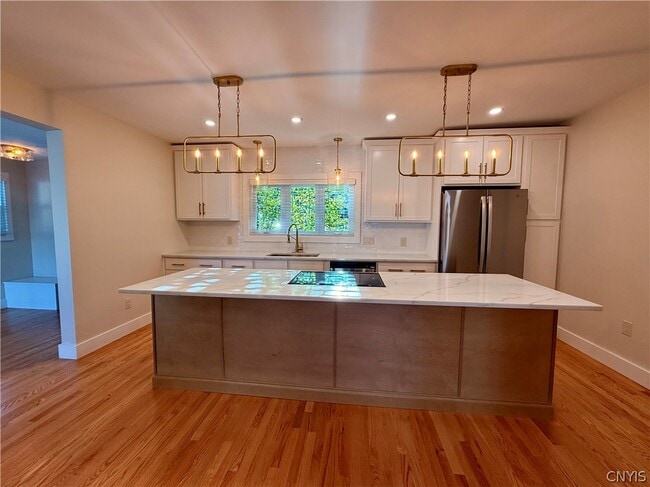 Building Photo - 11 Sanger Ave