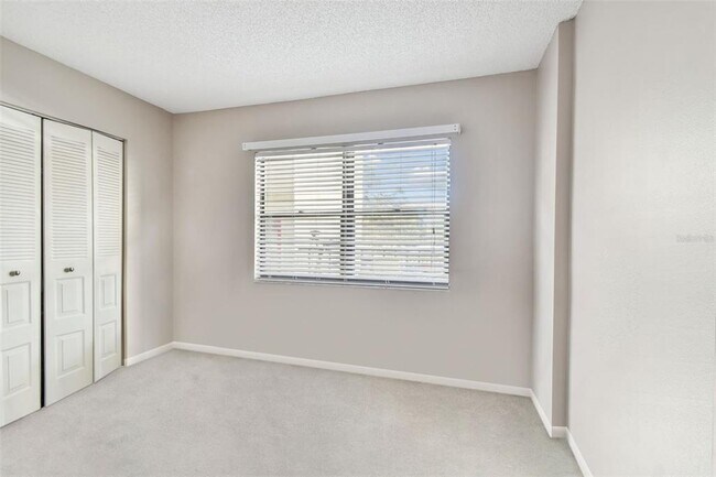 Building Photo - 2700 Cove Cay Dr