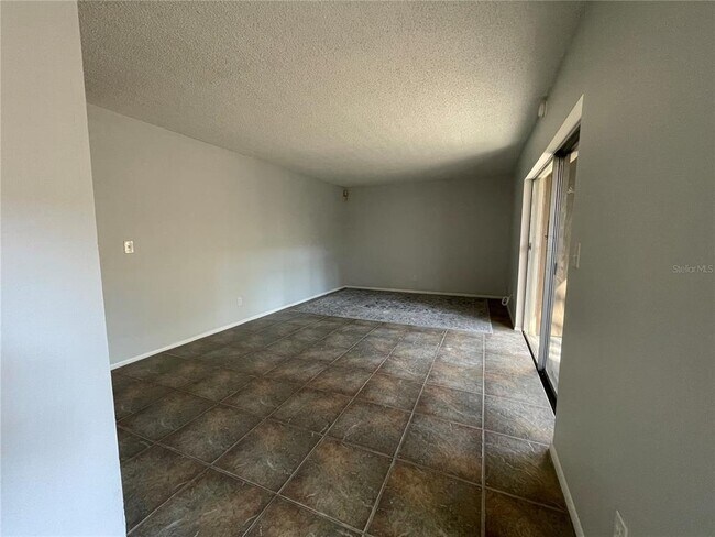 Building Photo - 5503 Pokeweed Ct