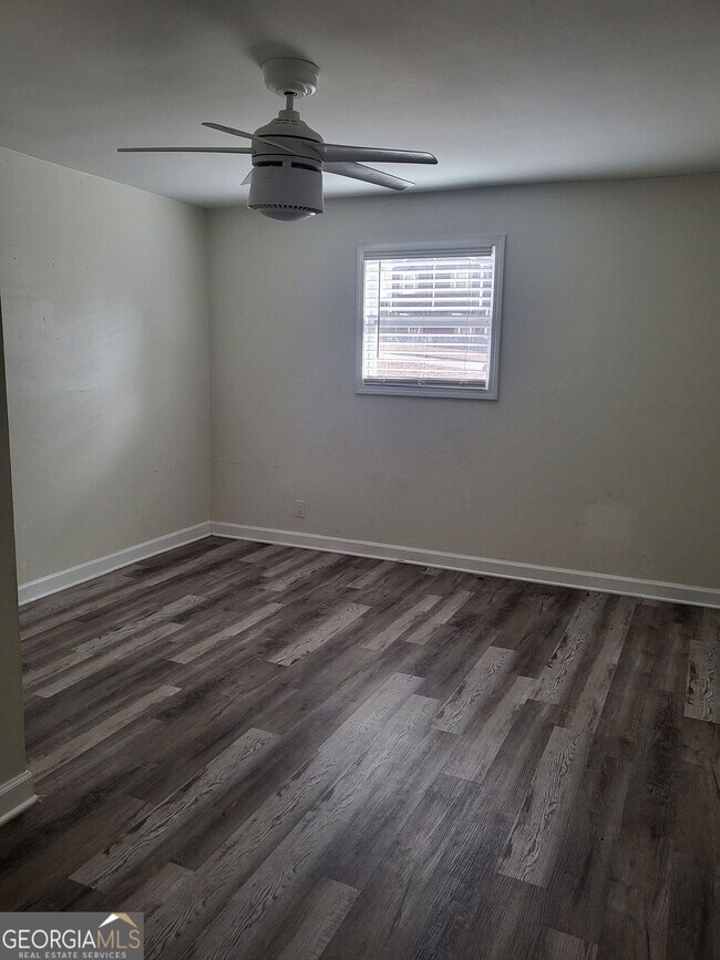 Building Photo - 2395 Fairway Cir SW