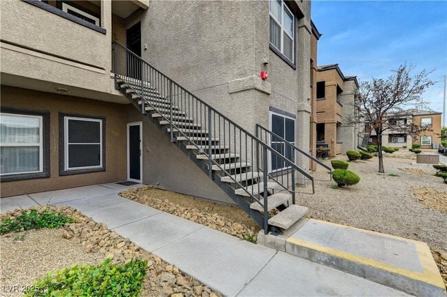 Building Photo - 6650 W Warm Springs Rd