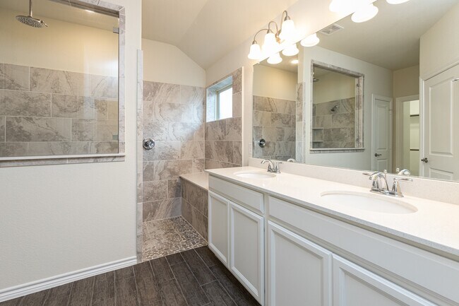 Building Photo - 11 Pioneer Canyon Pl