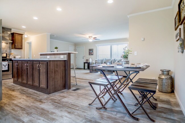 Building Photo - Country Heritage