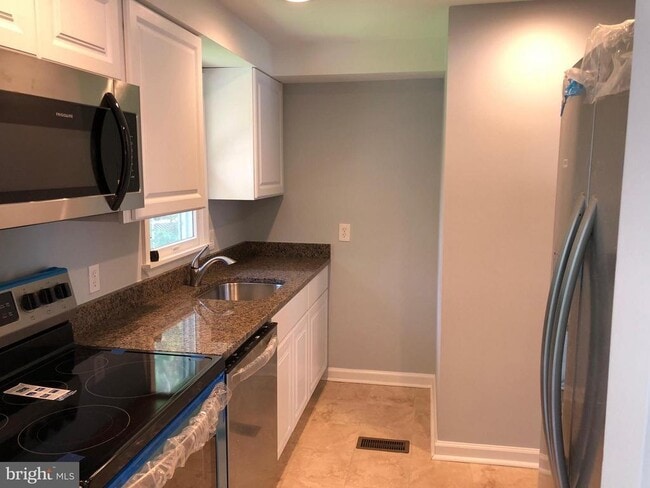 Building Photo - 204 Northview Dr