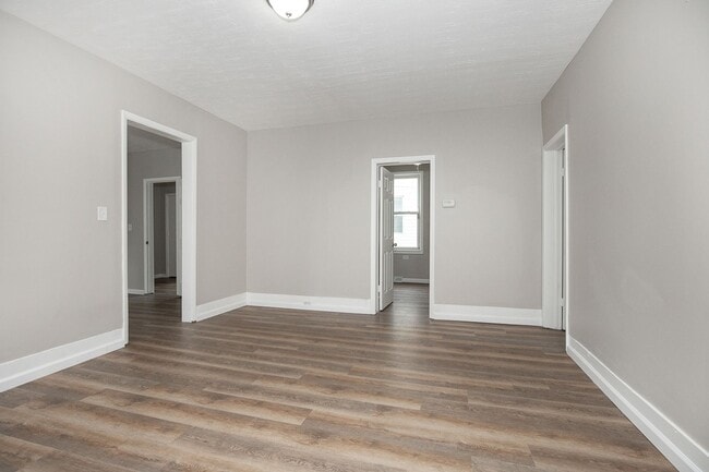 Building Photo - 3422 W 52nd St