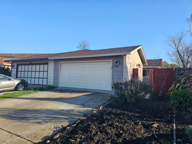 Primary Photo - Beautifully Remodeled 3 Bedroom Home in Un...