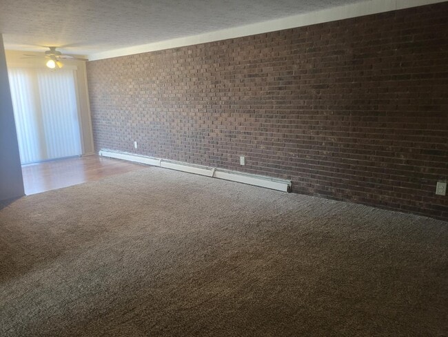 Building Photo - 20-32 Church St