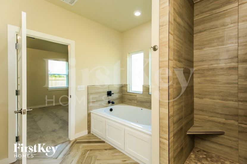 Building Photo - 847 Acorn Bnd