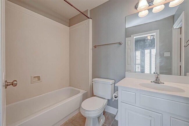 Building Photo - 1304 Cohn St