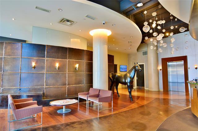 Building Photo - 2600 W 7th St