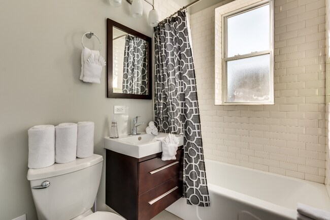 Building Photo - HEC Capital