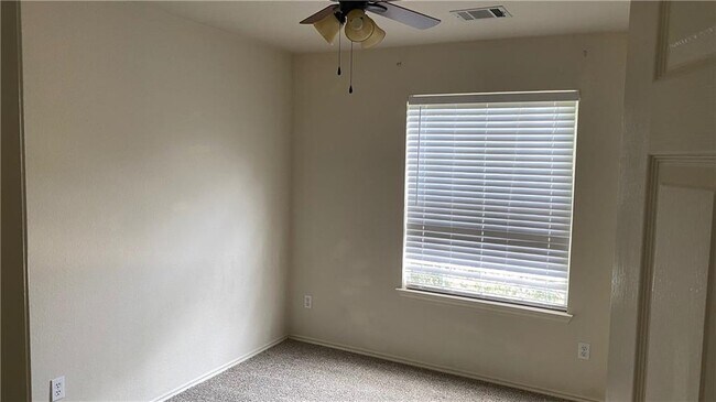 Building Photo - 1229 Vincent Pl