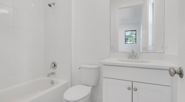 Building Photo - 13174 Artisan Cir