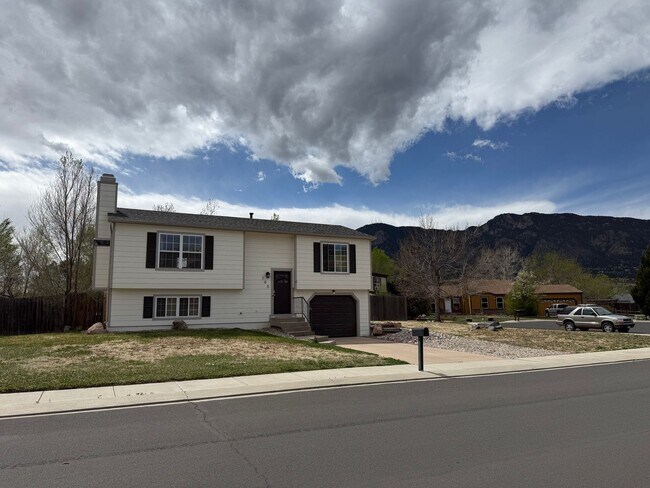 Building Photo - Updated 3 Bedroom Home with Mountain Views Close to Ft. Carson