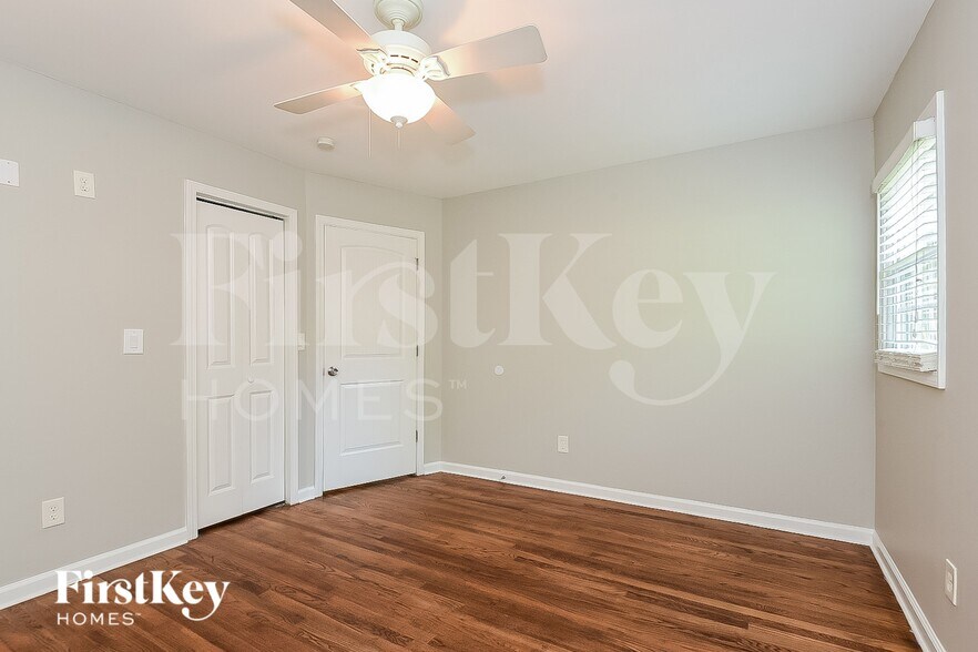 Building Photo - 2340 Melody Ln NW