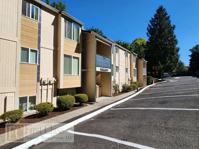 Building Photo - 3618 SW Beaverton Hillsdale Hwy