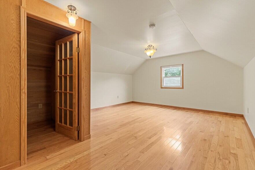 Building Photo - 5150 Mamont Rd