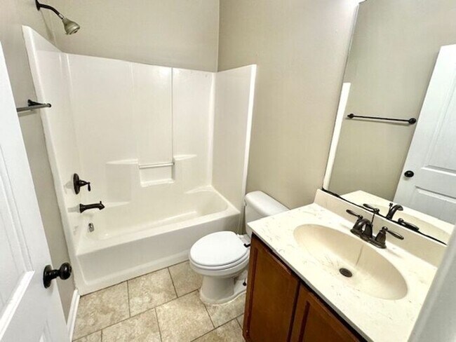 Building Photo - Now Leasing A 4 Bedroom 2 Bath Home In Horn Lake