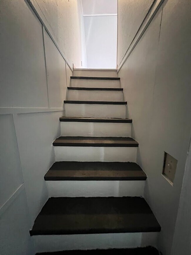 Building Photo - Single Family Home in the City of Reading - 3 Private Bedrooms