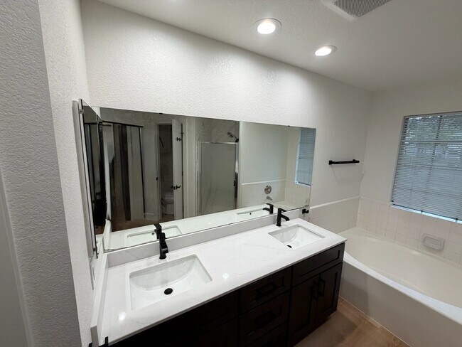 Building Photo - South Napa 3 Bedroom in Court