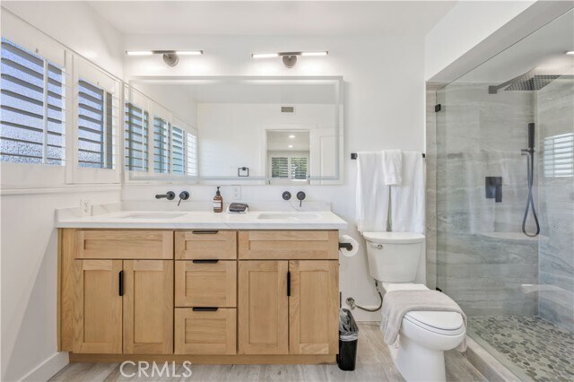 Building Photo - 25266 Pacifica Ave