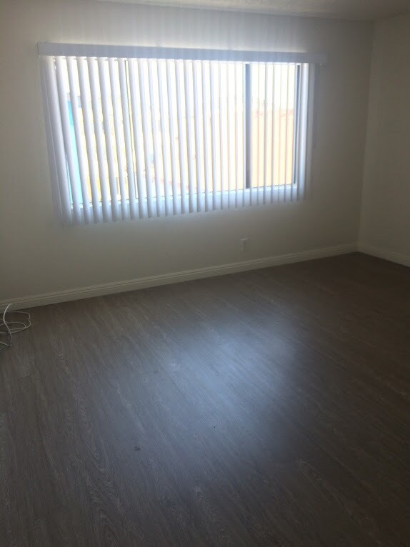 Interior Photo - 11431 Cedar Avenue