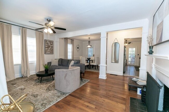 Building Photo - 936 East Lake Dr