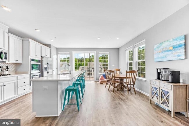 Building Photo - 43871 Eucalyptus Way