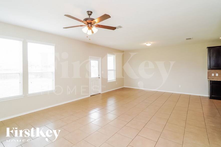 Building Photo - 10514 Century Farm Dr