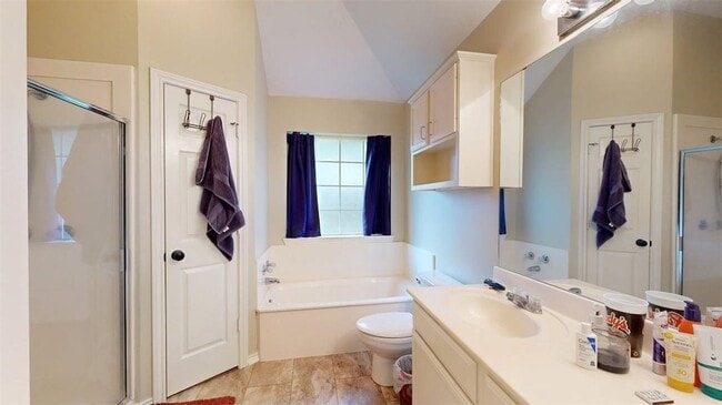 Building Photo - 2415 Carnation Ct