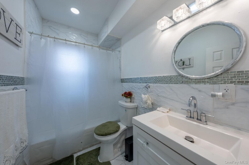 Building Photo - 116-01 221st St