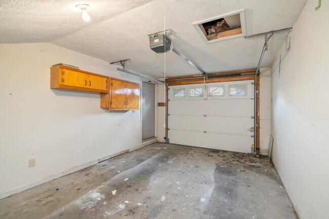 Building Photo - 6501 Beaver Ridge Rd