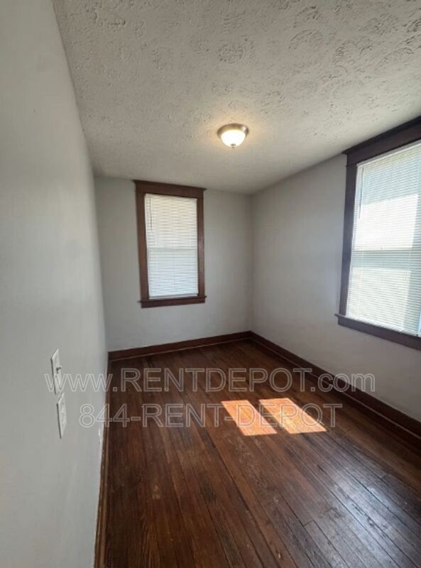 Building Photo - 1731 S Kerth Ave