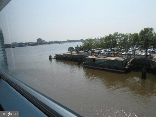 Building Photo - 3 N Christopher Columbus Blvd